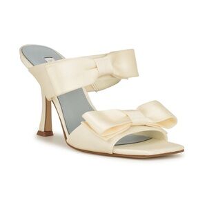 New, never worn Nine West Women's Yoloh Bridal Square Toe Dress Sandals, Size 7